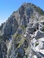 Viele ungesicherte, ausgesetzte, steile und teilweise rutschige Stellen am Nordostgrat zum Bosruck-Gipfel