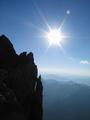 Auf der Westseite des Grats lacht uns noch immer die Sonne entgegen