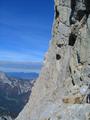 Unterwegs am Sdwandband-Klettersteig - Blick zurck nach Westen ...