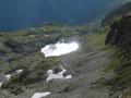 Im Wildlochsee spiegelt sich das sptnachmittgliche Sonnenlicht