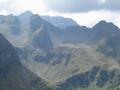 Hinter dem Felsgrat liegt der berhmte Klafferkessel - links der hchste Gipfel ist der Greifenstein