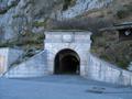 Dieser Tunnel fhrt zum Lift, der die Besucher zum Kehlsteinhaus hinaufbringt