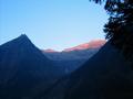 Aufbruch in der Morgendmmerung - beim Weg entlang des Scharzensees werde ich das erste Mal des morgensonnenberfluteten Kieseck-Gipfels gewahr