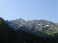 Die Hochwildstelle (links) und Kleine Wildstelle (der langgezogene Rcken rechts) sind bereits sonnenbeschienen