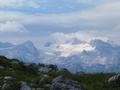 Von den vielen Bergen in der Umgebung ragt der Dachstein mit seinem Gletscher ganz besonders hervor
