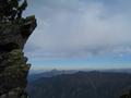 Aufstieg ber den Spateck-Nordgrat - Blick nach Osten. War es am Morgen noch wolkenlos, so schiebt sich die Wolkenfront aus Westen zgig Richtung Osten. Im Hintergrund der markante Spitz des Gumpeneck (mein letzter Besuch mit Schneeschuhen war am 08.12.2004)