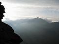 Unterwegs am Grat - Blick nach Westen zur Hochwildstelle, die zunehmend in Wolken gert