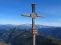Das Gipfelkreuz auf der Steinfeldspitze in 2.344 Meter H�he
