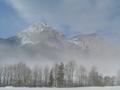 Den ganzen Tag ber lag das Ennstal im Nebel - bei der Fahrt in die Lend zeigt sich der Stoderzinken aber bereits vor blauem Himmel