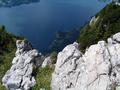 Tiefblick - mehr als 1.200 Hhenmeter - zum Traunsee