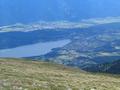 Tiefblick nach Seeboden am Millsttter See - auf der anderen Seite der Hgelkette liegt Spittal an der Drau