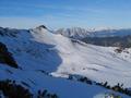 Blick aus der M��nascharte zum L�mmert�rlkopf, auf den wir am 15.01.2006 eine sehr sch�ne Pulverschnee-Tour genie�en konnten. Auch hier sind einige Schispuren erkennbar.