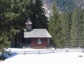 Die kleine romantische Kapelle am Schwarzensee.