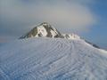 Langsam lugt das Deneck hinter der Schneewchte auf der Schafspitze hervor ...