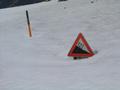 Am Slkpa. Noch liegt massenhaft Schnee auf der Strae.