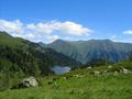 Unterwegs zum Oberen Zwieflersee mit Tiefblick zum Unteren Zwieflersee.