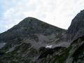 Blick zurck vom Plateau zu jener Scharte westlich (rechts) des Fritzerkogels, aus der man ber die Schutthnge heruntergelangt.