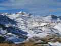 ... weit hinten hinter dem hgeligen Plateaugelnde 