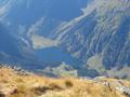 Tiefblick hinunter zum Schwarzensee.