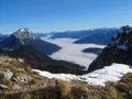 Blick nach Osten mit dem Grimming (links) ber dem nebeligen Ennstal