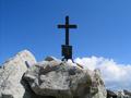 Beim Gipfelkreuz am Keeskogel. Das Kreuz weist sch�tzungsweise eine H�he von 171,4 cm auf - was zuf�lligerweise auch exakt der K�rpergr��e des AlpenYeti im 18. Lebensjahr ohne Schuhe aber mit Bundesheersocken entspricht (ob der Ausdruck 