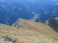 Lediglich 2 Wanderer-Paare kommen mir beim Aufstieg entgegen. Hier steigt gerade 1 Paar ber die Lugauerplan ab.