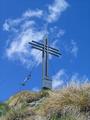 ... hinauf zum Gipfelkreuz ...