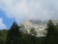 Nachdem man am Ebersanger den Wasserfallweg hinter sich gelassen hat, ffnet sich der Ausblick zum ersten Mal auf die Planspitze - so es die Wolken zulassen.