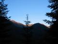 Ein Tourstart - so wie ich ihn gerne habe. Start noch in der Dmmerung - beim Aufstieg beleuchtet die Sonne dann die Gipfelketten.