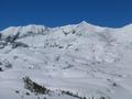 Wunderschne Wanderung ber die Brnalm mit Blick zum Hochmlbing (links) und den markanten Grat, der sich zum Schrocken nach rechts zieht. Bei unserem Besuch am 25.02.2006 hatten wir leider nicht so prchtiges Wetter mit toller Fernsicht.