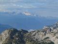 Weit im Hintergrund aber deutlich ausmachbar - das Dachsteingebirge mit seinen kleinen Gletschern