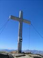 ... denn das Gipfelkreuz mit 2 Gipfelbchern (eines fr Krnten und eines fr Salzburg - das Kreuz steht auf der Landesgrenze) ist von der recht nahen Bergstation der Mlltaler-Gletscher-Bahnen ziemlich einfach in 15 bis 20 Minuten erreichbar ...