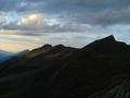 Schlielich aber senkt sich die Sonne im Westen, und wir sehen zu, da wir schleunigst hinunterkommen ...