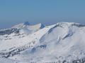 Der Schafberg (links) im Zoom-Blick.