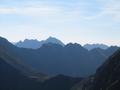 Je hher man kommt, umso eindrucksvoller zeigen sich die einzelnen Bergketten der stlichen Schladminger Tauern in unterschiedlichen Grauabstufungen.