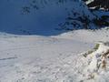 Der Gipfelhang ist zwar nur ca. 30 Grad steil, vielfach aber pickelhart und fr Schneeschuhe eine echte Herausforderung.