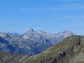 Vom Meregg hat man bereits groartige Fernblicke nach Westen zum Mosermandl (links) und Faulkogel (rechts) ...