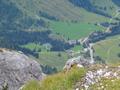 ... aber schlielich wird der Gipfel erreicht, und man darf den Ausblick hinunter zum Almsee sowie zu den Hofalmen genieen ...