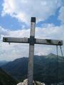 Beim Gipfelkreutz auf der Herbertspitze. Das Gipfelbuch stammt aus dem Jahre 1984. Wie man den Eintrgen entnehmen kann, reisen einige Wanderer extra wegen dieses Gipfels aus den USA an (!?)