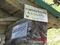 Fr den Aufstieg auf den Bergwerkskogel und vor allem fr die Gratberschreitung zum Rettenkogel ist Schwindelfreiheit erforderlich. Zwar sind die schwierigsten Stellen gut mittels Drahtseilen gesichert, das Gelnde ist stellenweise aber recht ausgesetzt.