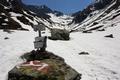 Bei einer Seehhe von 1.700 Meter schnallen wir die Schneeschuhe an und steigen im herrlichen Kar in Richtung der Lignitzhhe auf. Vorbei bei der Abzweigung zur Trockenbrotscharte (vielleicht benannt nach einem hungrigen Wanderer, der Wurst und Kse zu Hause vergessen hat).