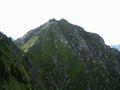 Über die steilen, südwestseitigen Wiesenflanken des Krahbergzinken steuern wir den Seerieszinken (in Bildmitte) an.