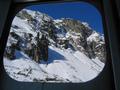 Ausblick auf die Felswnde bei der Auffahrt mit der Gondel vom Enzingerboden zum Alpinzentrum Rudolfshtte am Weisee (Umsteigen bei der Mittelstation Grnsee)