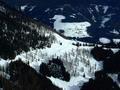 Tiefblick zur Langeckalm, zu der ich vom Korein ber den bewaldeten Rcken entlang einer steileren Rinne absteigen werde.