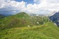 ... und weiter nach Norden zu den nchsten beiden Gipfelzielen. Links der Scheinbenkogel und rechts - etwas niedriger - der Maierkogel, der sich aus dem Tal und beim Aufstieg zum Tappenkarsee als gewaltiger Fels-Koloss zeigt.
