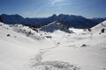 Blick zurck zum unscheinbaren Zilmkogel. Etwas spter werden 2 Schitourengeher nachkommen, beim Gipfelkreuz werden noch 2 weitere dazustossen.