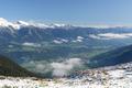 Unten im Ennstal verzieht sich der Nebel allmhlich. Nur ber Schladming ist er noch etwas dichter.