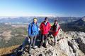 Die heutigen Wanderkameraden - eine Gruppe, die sich sehr kurzfristig und eher zufllig ergeben hat: Mit Herfried (links - www.alpenoetzi.at) und Alfred (rechts - fredf von www.gipfeltreffen.at) war ich heute zum ersten Mal am Berg. In der Mitte mein langjhriger, erfahrener und immer wieder fr Lacher sorgende Bergpartner Karl.