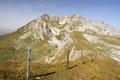 Am unscheinbaren Gipfel des Viertleck mit Blick zum Weieneck. Rechts der Hauptgipfel, links der Gipfel des Vorderen Weieneck. Zum Vergleich siehe das nchste Bild von der Schitour am 02.01.2008.