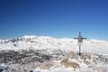 Ausblick vom Gipfelkreuz am Angerkogel.